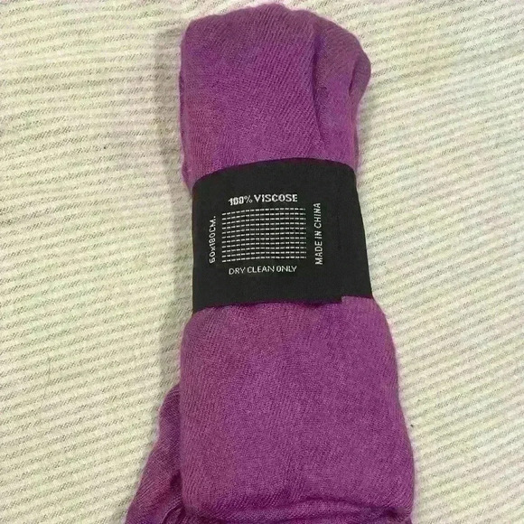 New Scarfs - Picture 1 of 4